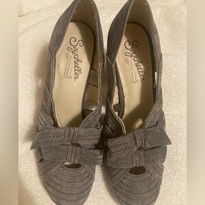 Seychelles heels